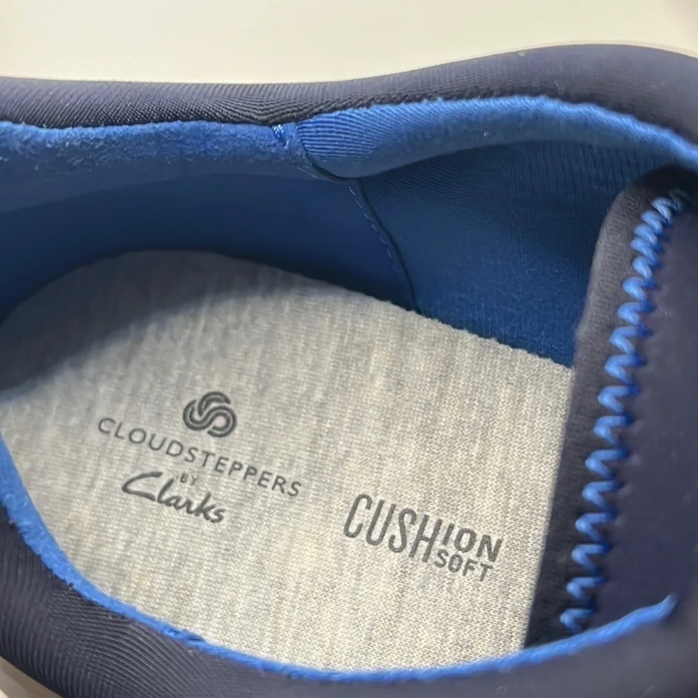 Clarks EZERA‎ cloud steppers lace up Dark Blue comfort shoes sneakers Sz 10 A